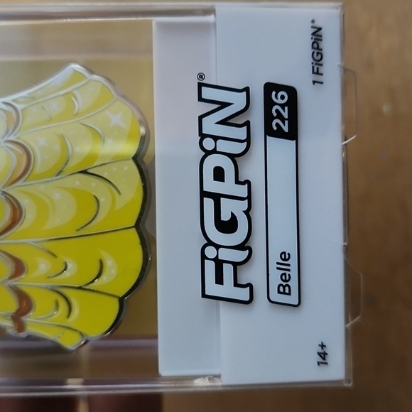 FiGPiN - Disney Princess Belle #226 - Picture 4 of 7